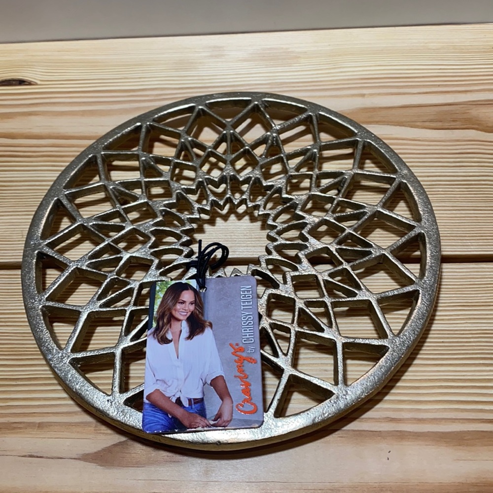 Cravings by Chrissy Teigen 8.5" Round Aluminum Trivet - Gold